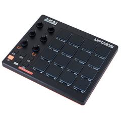 Akai MPD218  MIDI-контроллер